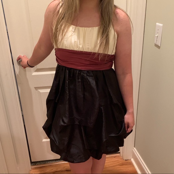 Dress - Picture 1 of 3